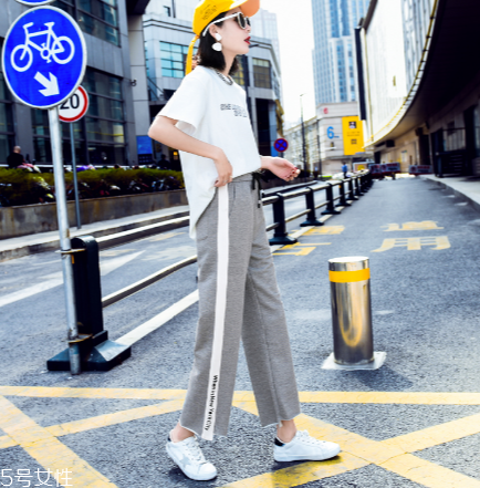 女生去海邊穿什么衣服？海邊度假怎么穿搭顯瘦？