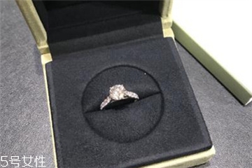 鉆戒和婚戒怎么一起戴？鉆戒和婚戒怎么同時(shí)戴？