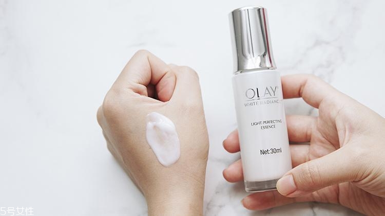 olay水感透白系列與水感透白臻粹系列哪個好？什么區(qū)別？