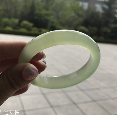 手鐲對身體有好處嗎？手鐲有哪些好處？