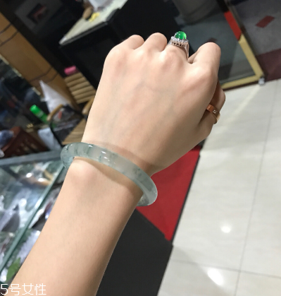 手鐲16號(hào)是多大？手鐲16號(hào)內(nèi)徑有多少厘米？