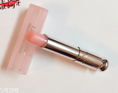 唇膏用完里邊怎么打開(kāi)？唇膏剩一截怎么挖出來(lái)？