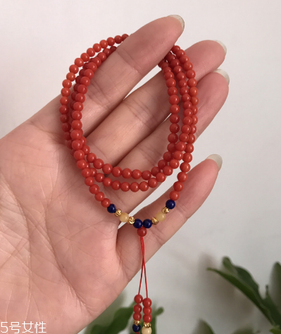 紅珊瑚手鏈真假鑒別 怎樣辨別紅珊瑚手鏈的真假？