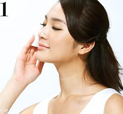 化妝水為什么要用化妝棉？化妝水可以不用化妝棉嗎？