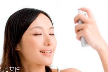 化妝水二次清潔怎么用？怎么用化妝水做二次清潔？
