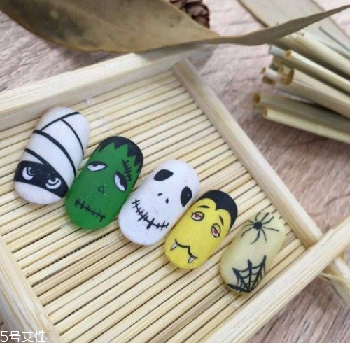 q版萬(wàn)圣節(jié)美甲怎么做？q版萬(wàn)圣節(jié)美甲教程