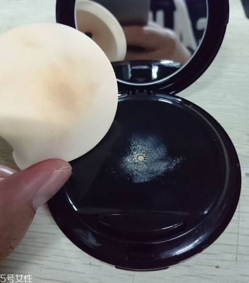雅詩蘭黛紅石榴氣墊cc代言人是誰？雅詩蘭黛氣墊哪款好用？