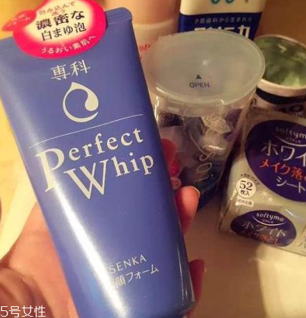 皂基洗面奶可以卸妝嗎？皂基洗面奶有卸妝功效嗎？