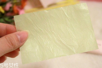吸油紙會(huì)吸走防曬霜嗎？吸油紙會(huì)將水分帶走嗎？
