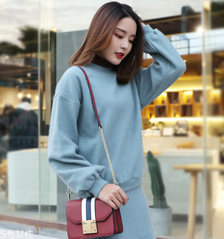 20歲女生背什么包？20多歲女生適合什么包包？