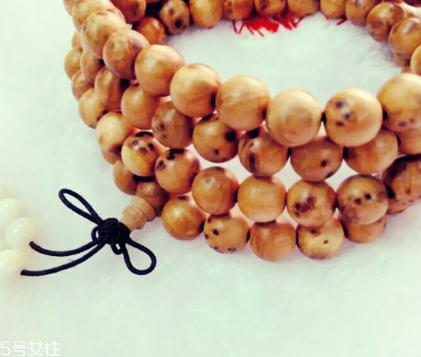 崖柏手串女人能帶嗎？崖柏手串適合女生戴嗎？