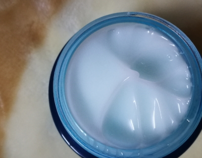 溫碧泉和百雀羚哪個好？