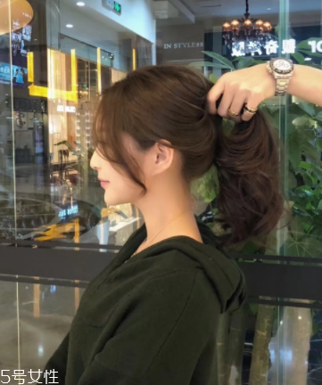 燙發(fā)是冷燙好還是熱燙好？冷燙和熱燙哪個更自然？