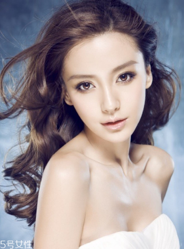 燙發(fā)不染色好看嗎？只燙不染也能美美的