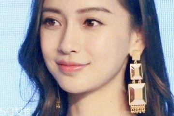 染發(fā)長出黑發(fā)怎么辦？補色來幫你