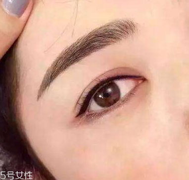 美瞳線(xiàn)不上色什么原因 分兩種情況