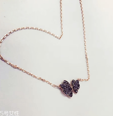 施華洛世奇黑蝴蝶項(xiàng)鏈多少錢(qián) 不對(duì)稱的美
