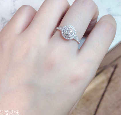 鉆石小鳥(niǎo)的鉆戒怎么樣 超高性?xún)r(jià)比品牌