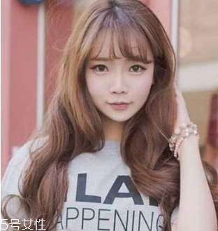 大餅臉適合什么發(fā)型 要學會揚長避短