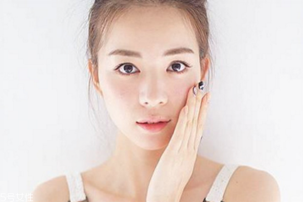 美寶蓮?qiáng)y前乳怎么樣 美寶蓮提亮妝前乳測(cè)評(píng)