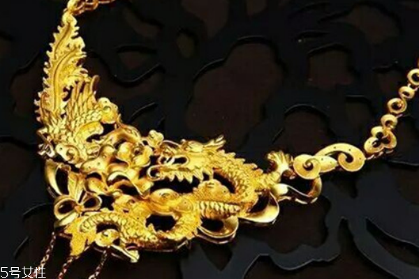 結婚三金是必須給的嗎 代表著傳統(tǒng)習俗