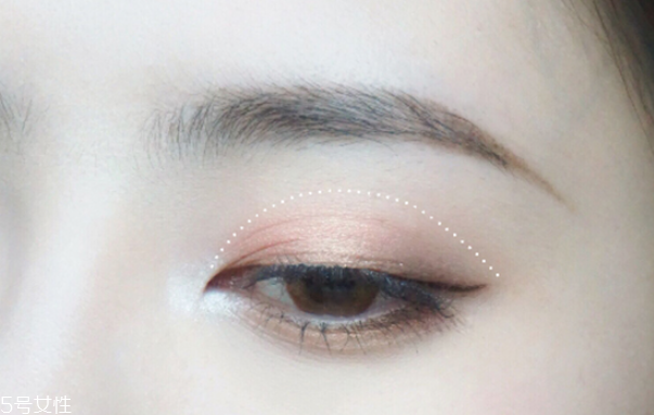 人魚(yú)姬眼影怎么畫(huà) 人魚(yú)姬眼妝教程