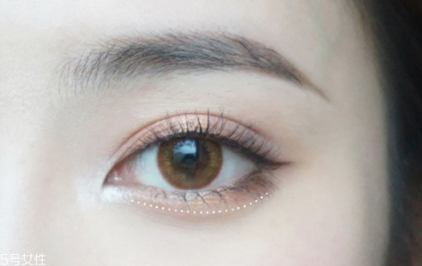人魚(yú)姬眼影怎么畫(huà) 人魚(yú)姬眼妝教程