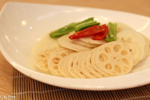 蓮藕為什么會(huì)變黑 是正?，F(xiàn)象