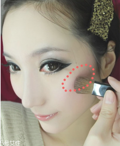 灰綠色系眼妝的畫法 龐克風小煙熏眼妝