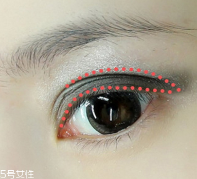 灰綠色系眼妝的畫法 龐克風小煙熏眼妝
