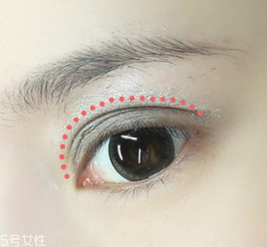 灰綠色系眼妝的畫法 龐克風小煙熏眼妝