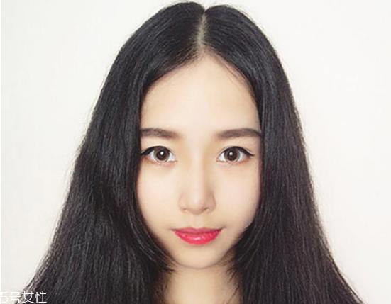 元旦約會(huì)妝容步驟畫(huà)法 優(yōu)雅又有女人味
