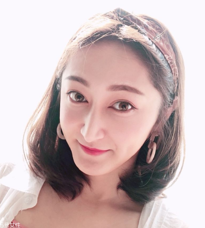 中長發(fā)怎么打理好看 5個(gè)中長發(fā)打理小技巧