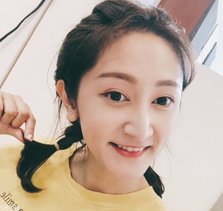 中長發(fā)怎么打理好看 5個(gè)中長發(fā)打理小技巧