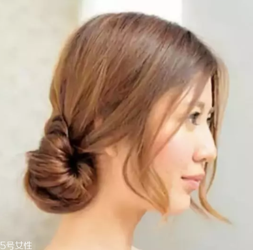 中長發(fā)怎么打理好看 5個(gè)中長發(fā)打理小技巧