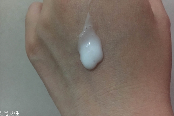 夏天可以用玉澤乳液嗎 夏天用剛剛好