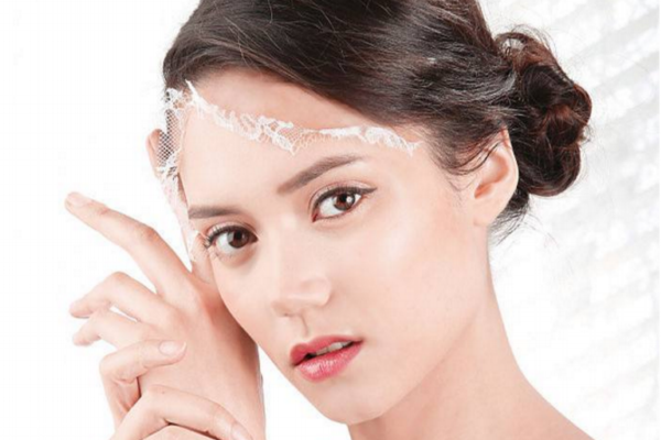想變白富美，先學(xué)會這些美白技巧