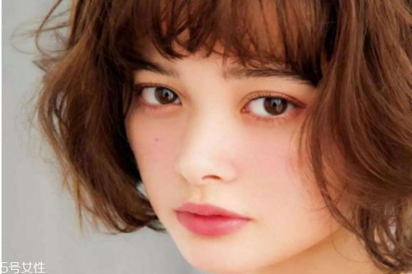 如何畫日系娃娃妝 日系可愛(ài)系眼妝畫法