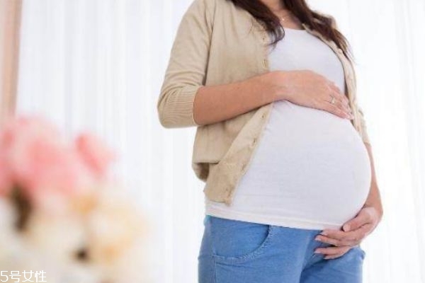 孕婦羊水過多對胎兒有害嗎 會(huì)危及胎兒性命