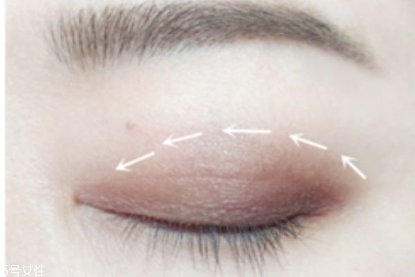 梅子色眼影怎么畫(huà) 梅子色眼影畫(huà)法