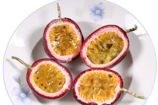 百香果是無(wú)花果嗎 是兩種水果