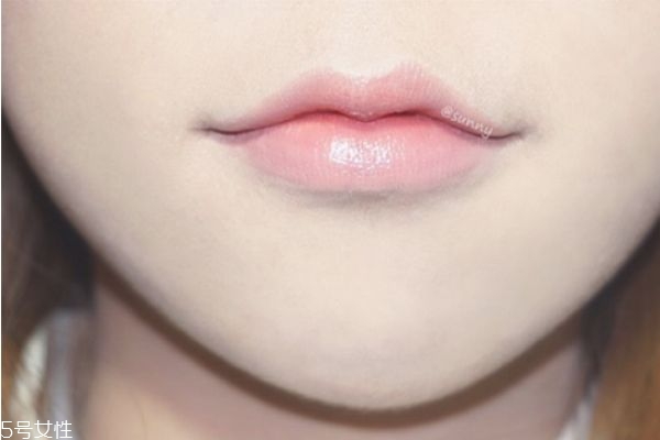 大眼娃娃妝怎么化 韓國(guó)大眼妝畫(huà)法