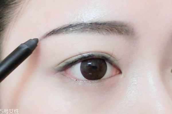 眉毛怎么畫(huà)好看 最簡(jiǎn)單的一字眉畫(huà)法