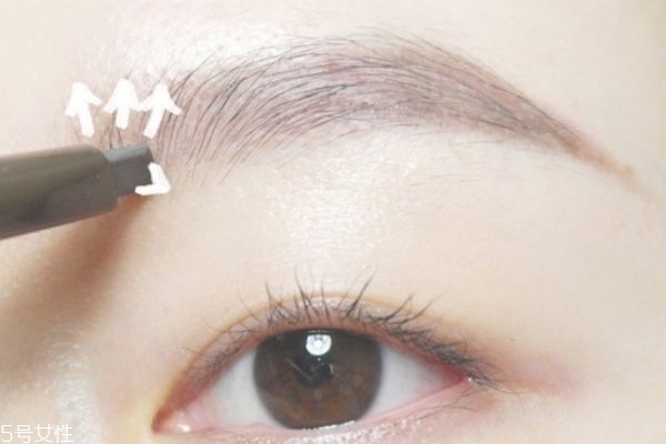 眉毛怎么畫(huà)好看 最簡(jiǎn)單的一字眉畫(huà)法