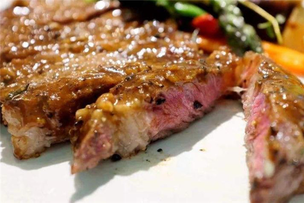 肉眼牛排和西冷牛排的區(qū)別 價(jià)格外觀(guān)都有不同