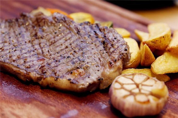 肉眼牛排和西冷牛排的區(qū)別 價(jià)格外觀(guān)都有不同