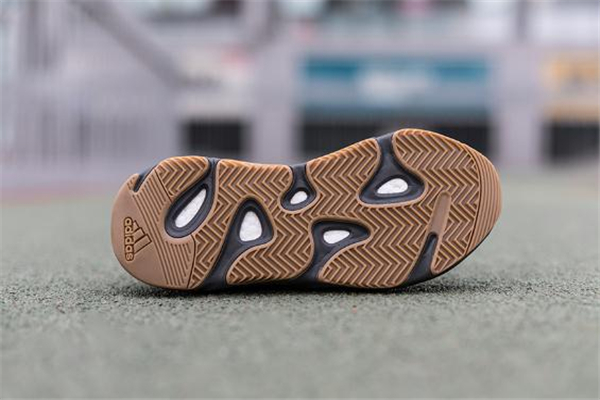 yeezy 700 v2 geode測評(píng) 椰子700geode實(shí)物上腳效果