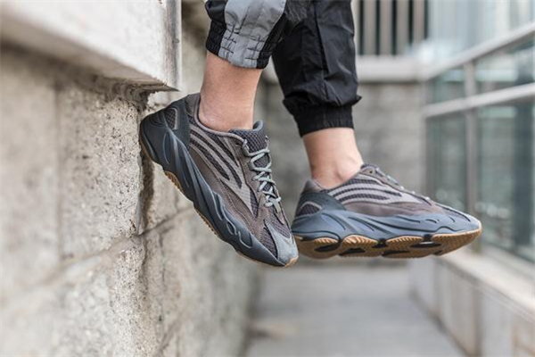 yeezy 700 v2 geode測評(píng) 椰子700geode實(shí)物上腳效果