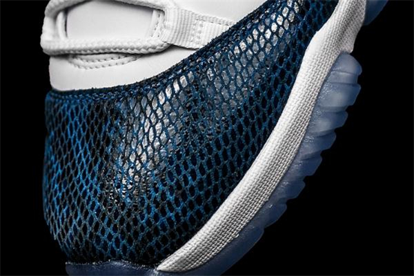 aj11 low藍(lán)蛇開箱測評 aj11 low藍(lán)蛇實(shí)物上腳