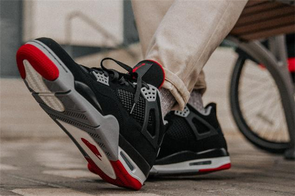 2019aj4黑紅復刻發(fā)售時間 經(jīng)典元年復刻